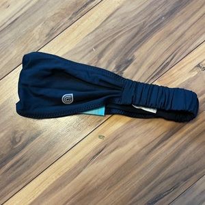 Cooling black headband sinched in back